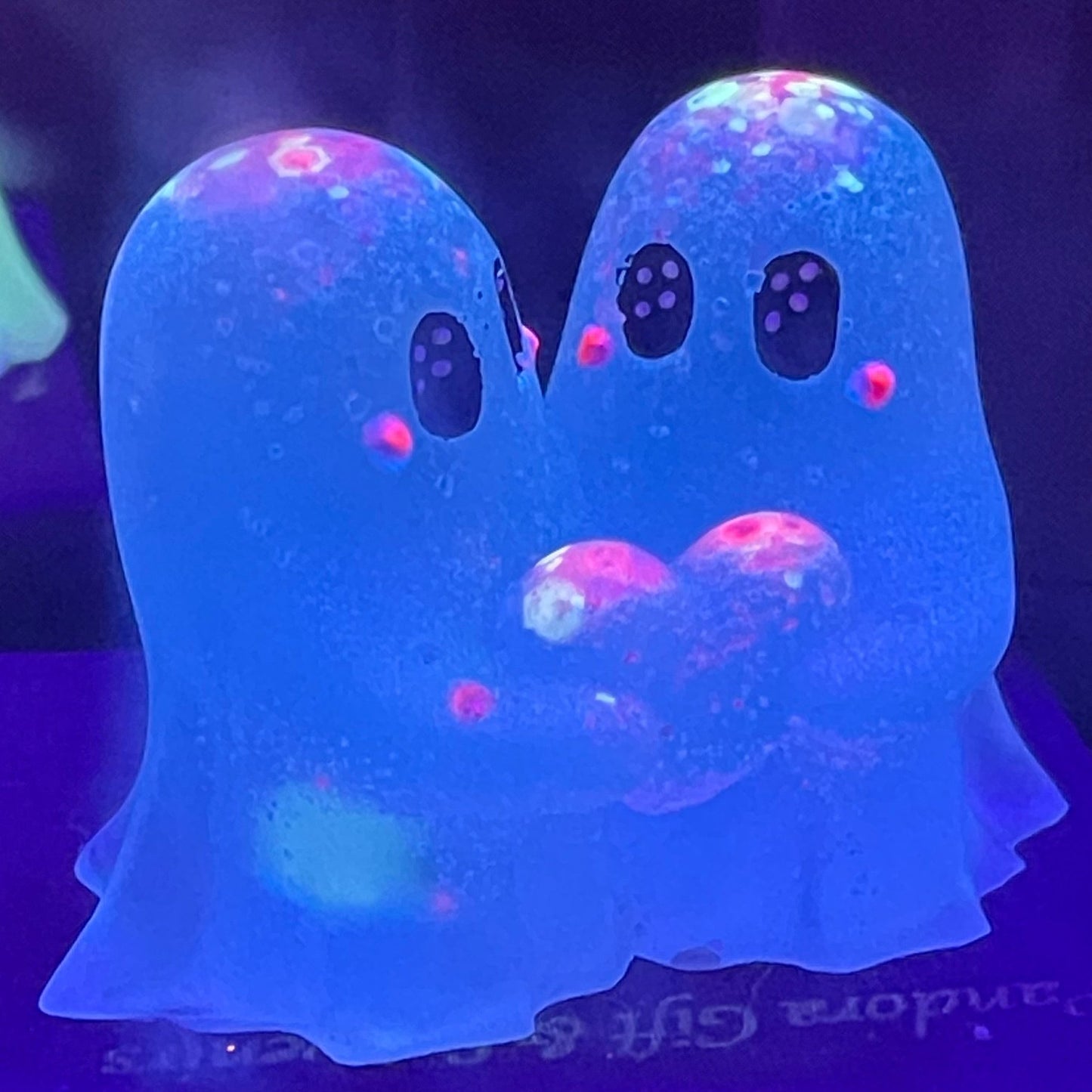 Glow: Ghosts in LOVE